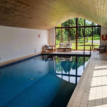 Laurel - Pet-Friendly Cottage With Indoor Pool, Hot Tub & Panoramic Snowdonia Views Colwyn Bay Ngoại thất bức ảnh