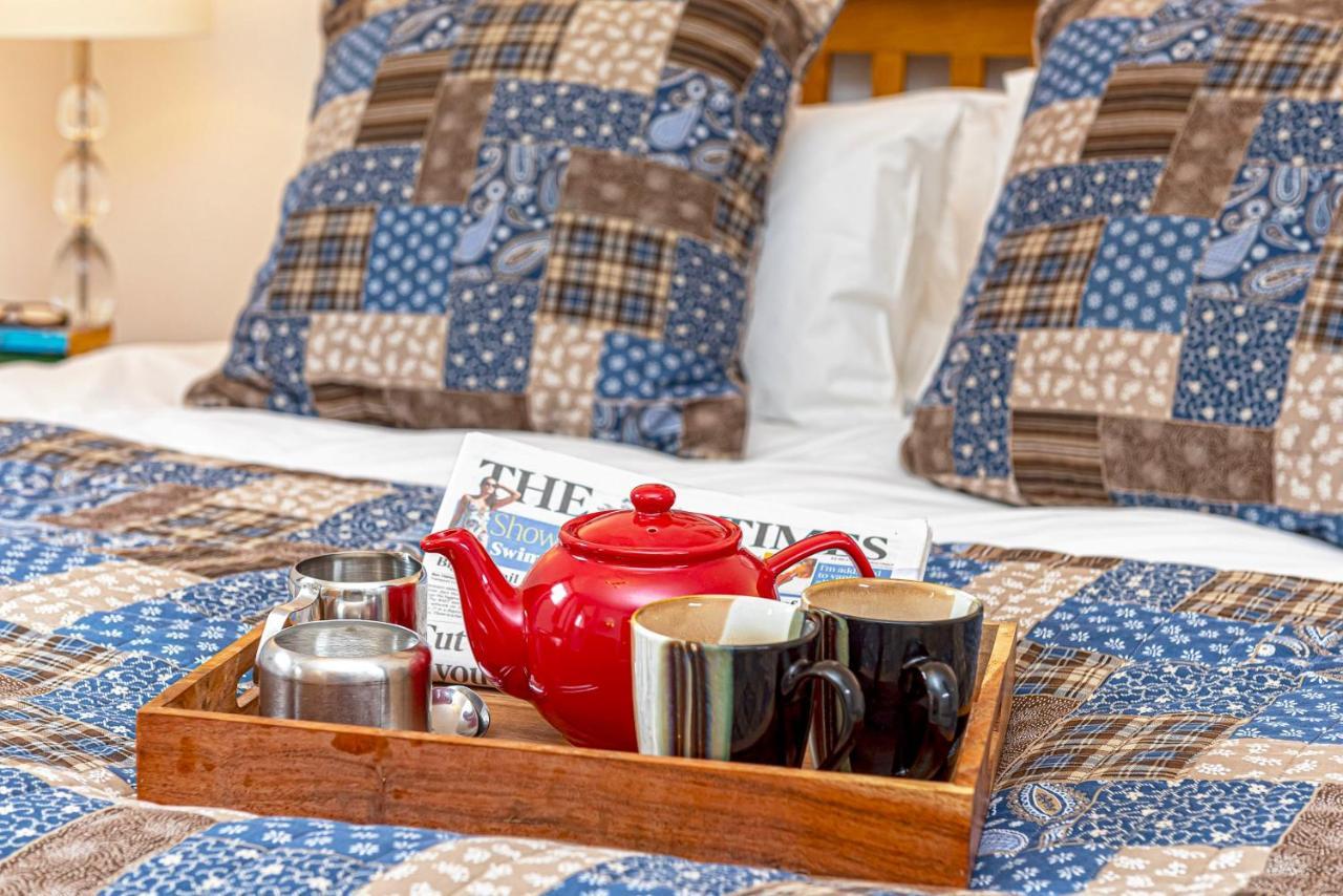 Laurel - Pet-Friendly Cottage With Indoor Pool, Hot Tub & Panoramic Snowdonia Views Colwyn Bay Ngoại thất bức ảnh
